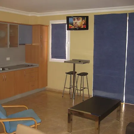 In S/c Tenerife Center For 4 Persons Apartment *